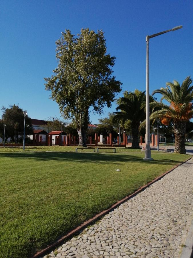 Villa Casa Do Tejo De Alcochete Exterior foto